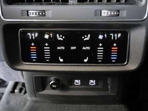 Used 2021 Audi Q8 Premium Plus AWD/4WD image 34