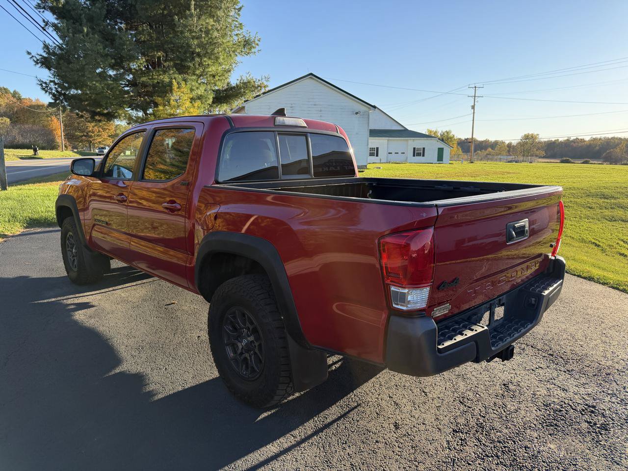 Used 2017 Toyota Tacoma SR5 w/ Tow Package AWD/4WD image 7