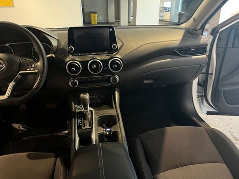 Used 2025 Nissan Sentra SV image 34