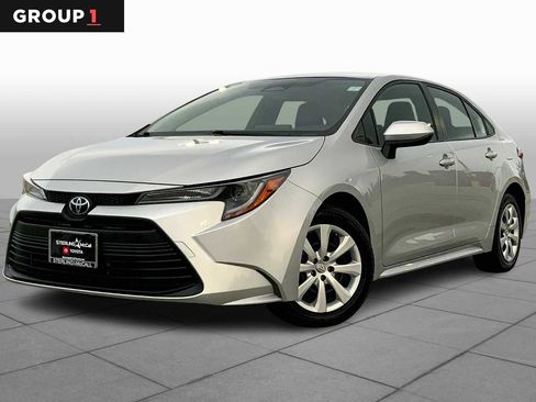 Used 2023 Toyota Corolla LE FWD image 1