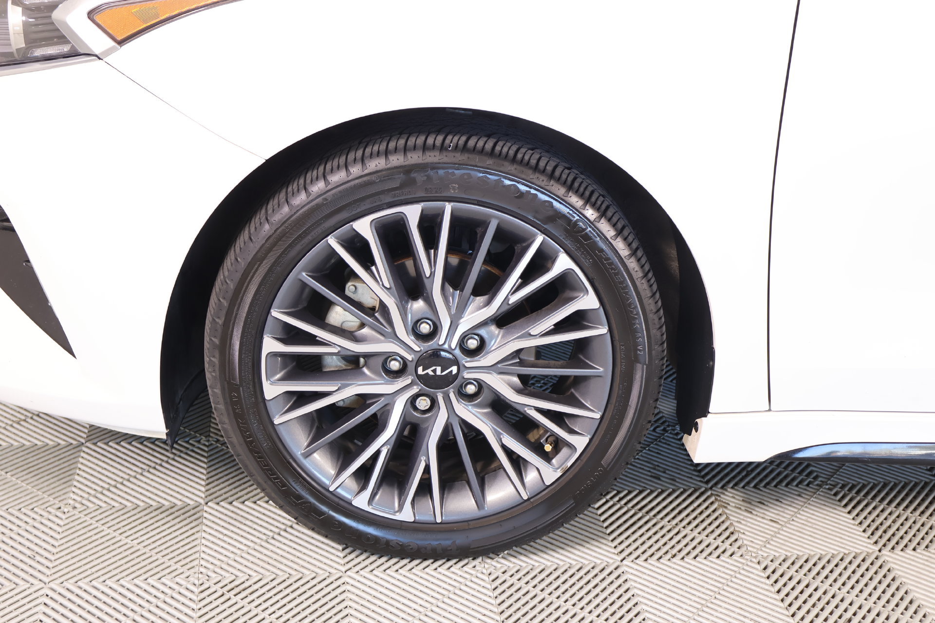 Used 2023 Kia Forte GT-Line w/ GT-Line Premium Package FWD image 18