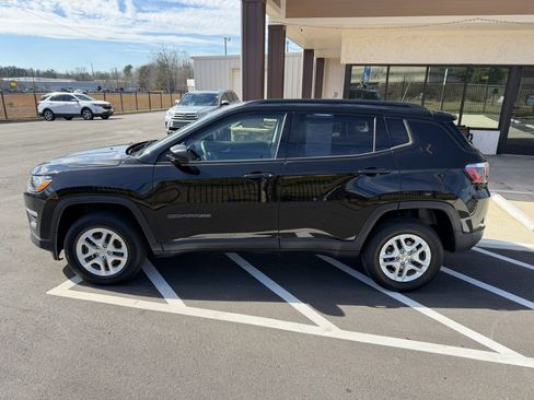 Used 2018 Jeep Compass Sport w/ Tech Group image 3