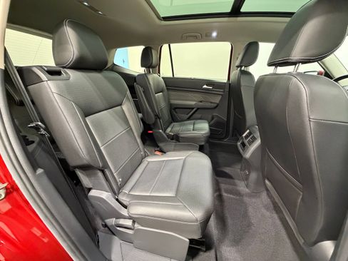 Used 2023 Volkswagen Atlas SE w/ Panoramic Sunroof Package FWD image 29