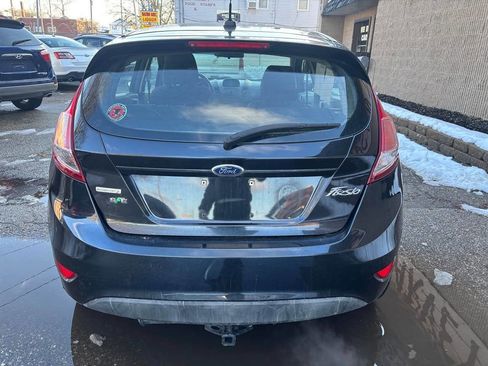 Used 2014 Ford Fiesta SE image 2