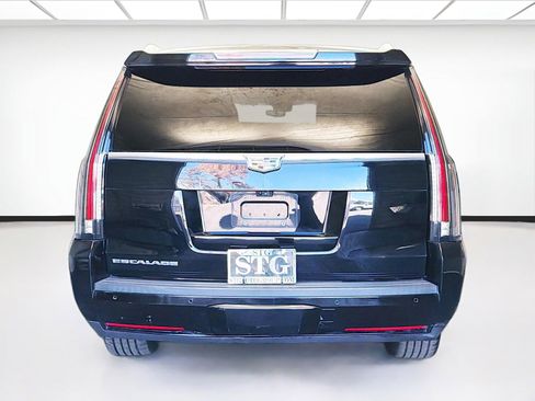 Used 2019 Cadillac Escalade ESV Luxury RWD image 5