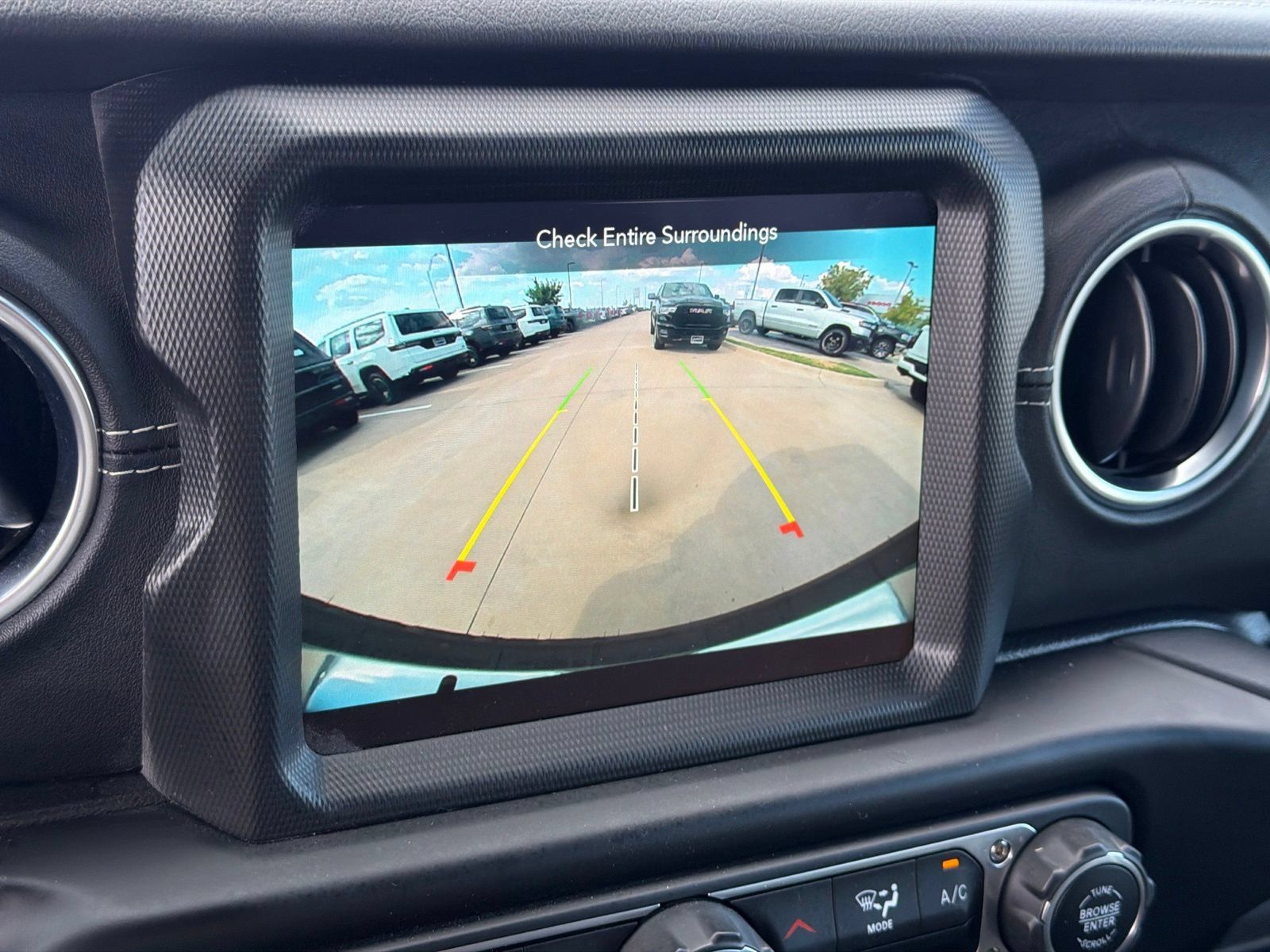 Used 2023 Jeep Wrangler Unlimited Sahara w/ Safety Group AWD/4WD image 22