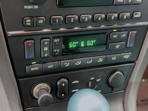 Used 2002 Ford Thunderbird image 14