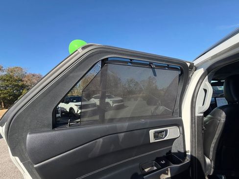 Used 2022 Ford Explorer Limited w/ Limited Technology Package image 23