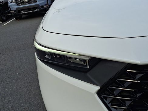 Certified 2023 Honda Accord LX image 9