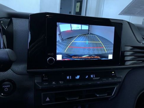 Used 2025 Toyota Camry LE image 28