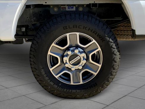 Used 2024 Ford F250 Lariat image 10