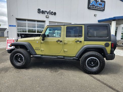 Used 2013 Jeep Wrangler Unlimited Sport AWD/4WD image 10