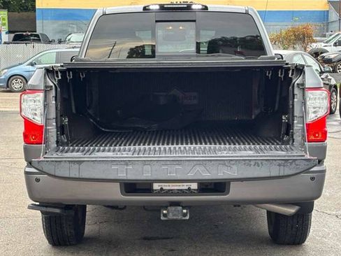 Used 2019 Nissan Titan SV w/ SV Convenience Package AWD/4WD image 13
