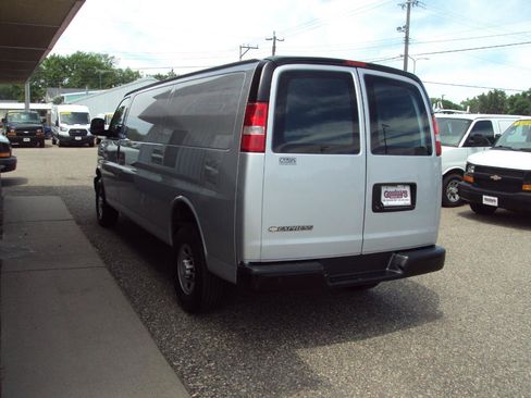 Used 2021 Chevrolet Express 3500 Extended w/ Driver Convenience Package RWD image 5
