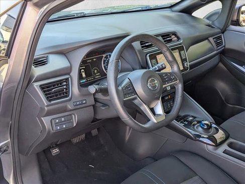 Used 2022 Nissan Leaf SV image 17