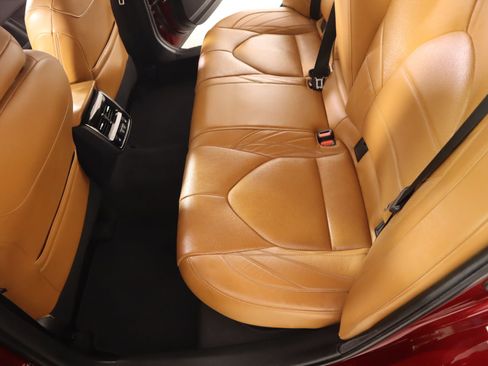 Used 2019 Toyota Avalon Limited image 13