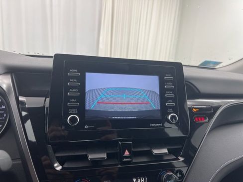 Used 2023 Toyota Camry SE image 10