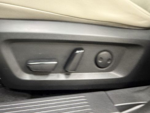 Used 2023 Nissan Rogue SV w/ SV Premium B Package FWD image 25