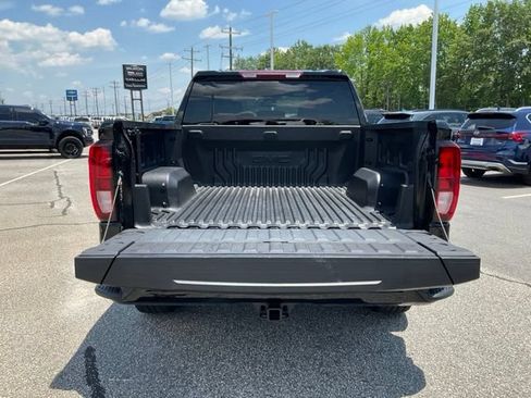 Certified 2025 GMC Sierra 1500 Elevation AWD/4WD image 18
