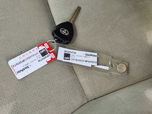 Used 2013 Toyota Corolla L FWD image 32