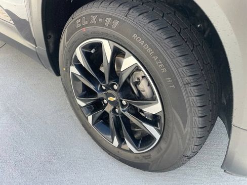 Used 2023 Chevrolet TrailBlazer LT w/ Convenience Package AWD/4WD image 4