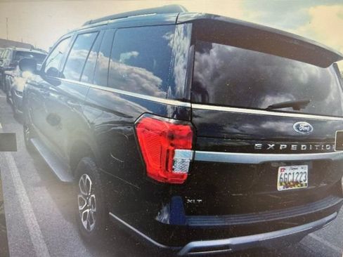 Used 2024 Ford Expedition XLT AWD/4WD image 2