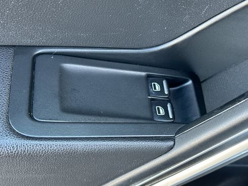 Used 2016 Volkswagen Beetle R-Line SEL image 11