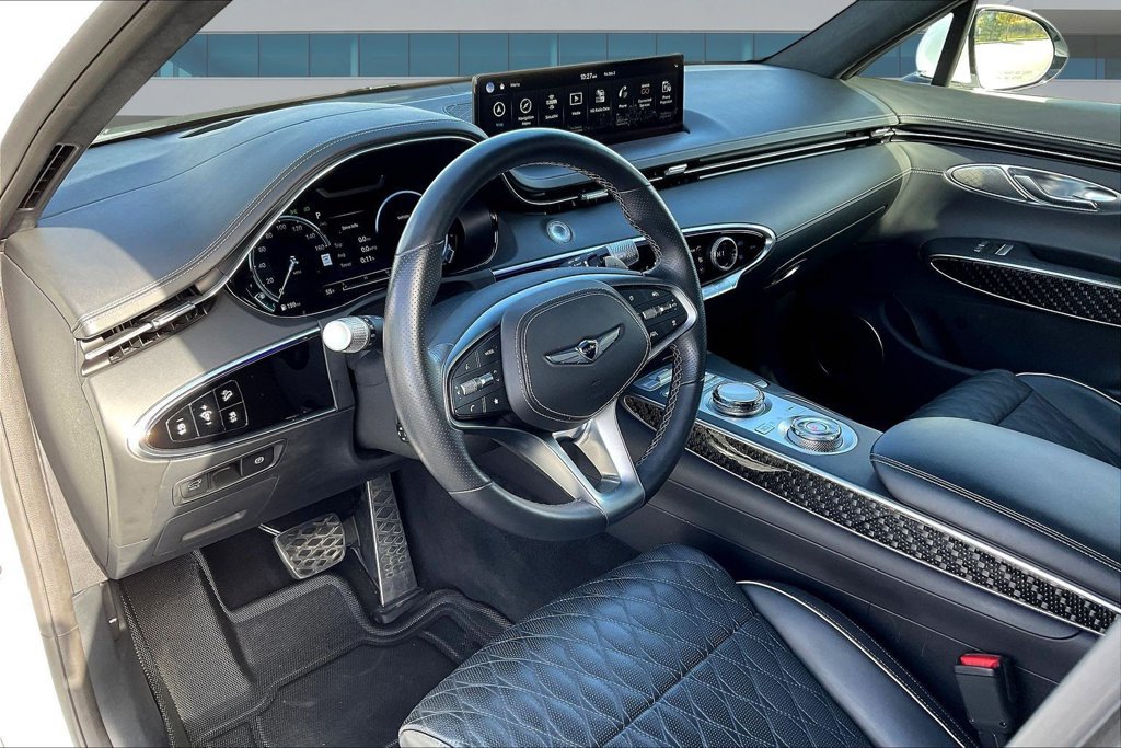 Used 2024 Genesis GV70 3.5T Sport w/ Sport Prestige Package AWD/4WD image 17