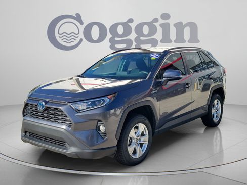 Used 2021 Toyota RAV4 XLE AWD/4WD image 1
