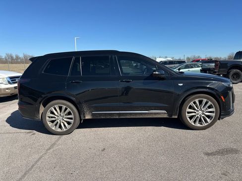 Used 2021 Cadillac XT6 Sport w/ Platinum Package image 10