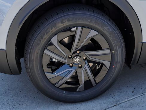 New 2026 Toyota C-HR AWD/4WD image 11