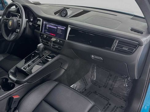 Certified 2022 Porsche Macan S AWD/4WD image 30