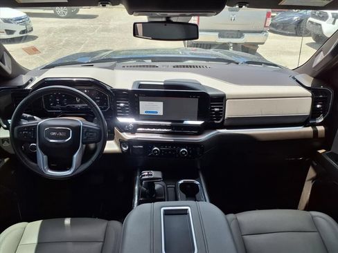 Used 2022 GMC Sierra 1500 SLT w/ SLT Premium Package AWD/4WD image 11