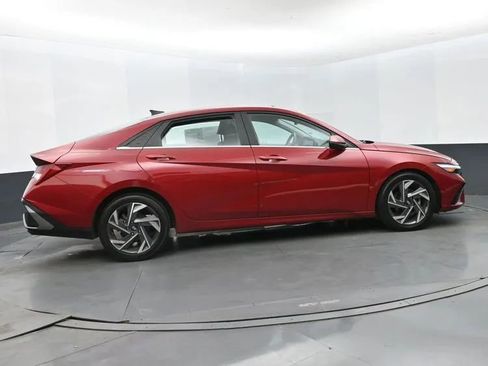 Used 2024 Hyundai Elantra Limited FWD image 4