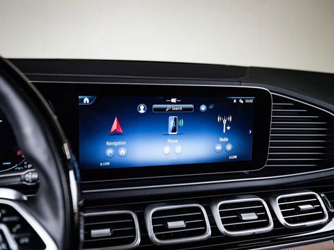 Used 2024 Mercedes-Benz GLS 580 4MATIC image 18