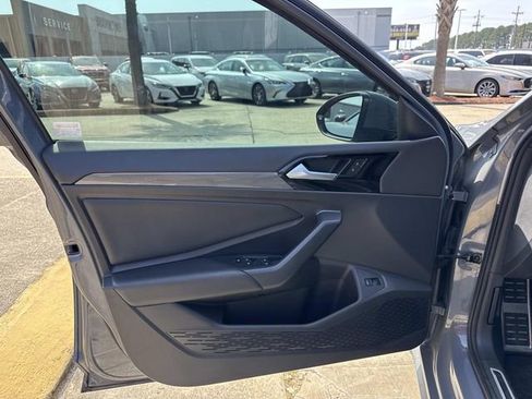 Used 2019 Volkswagen Jetta GLI Autobahn image 11