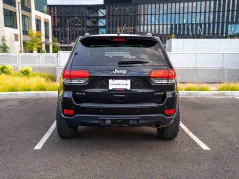 Used 2020 Jeep Grand Cherokee Laredo AWD/4WD image 7
