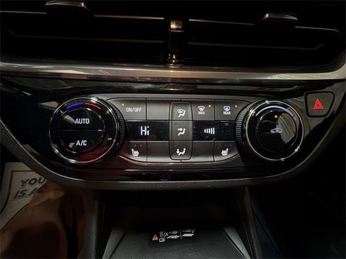 Certified 2024 Buick Envista Sport Touring w/ Convenience I Package image 19