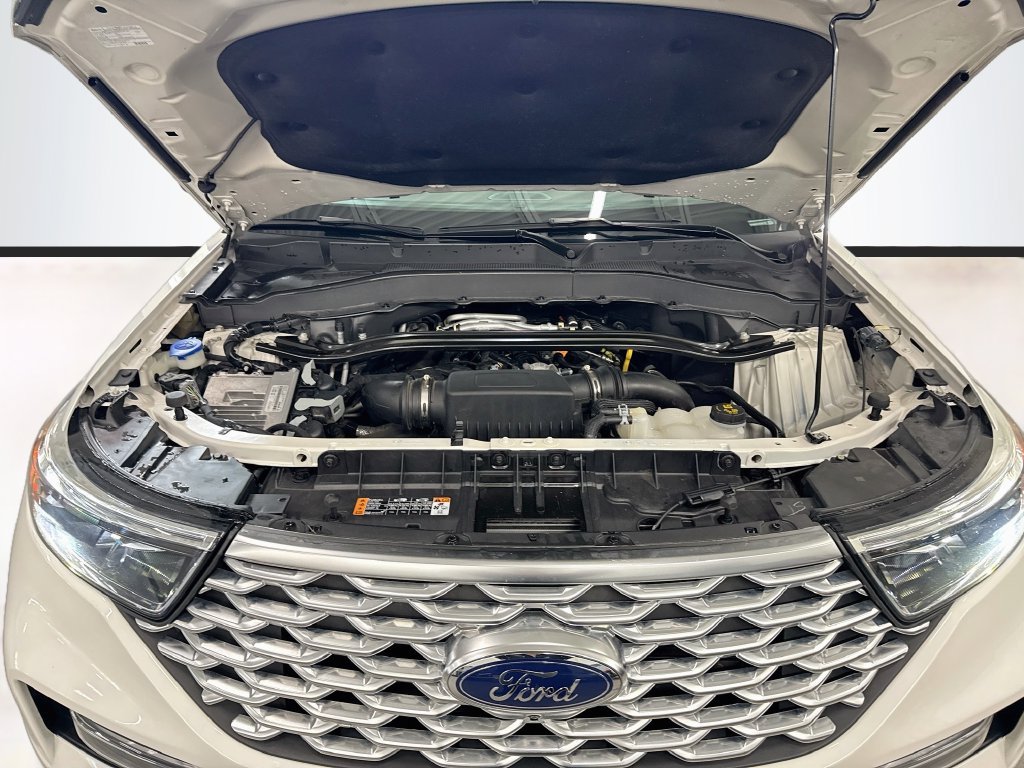 Used 2022 Ford Explorer Platinum w/ Equipment Group 601A AWD/4WD image 36