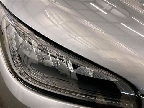 Used 2021 Lincoln Corsair AWD w/ Equipment Group 101A image 27