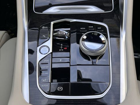 New 2026 BMW X6 xDrive40i w/ Executive Package image 13