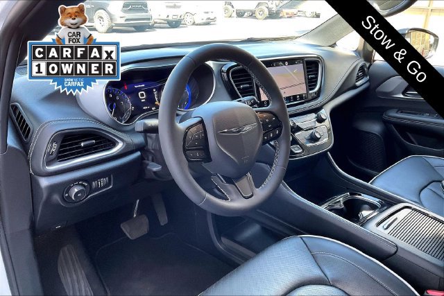 Used 2026 Chrysler Pacifica Limited w/ S Appearance Package FWD image 14