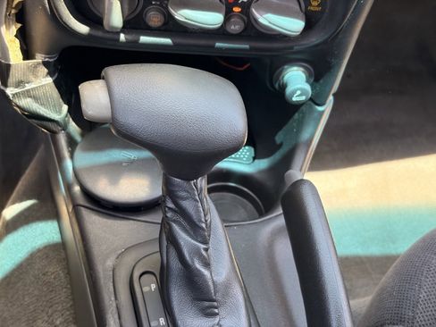 Used 2001 Pontiac Grand Am SE FWD image 24