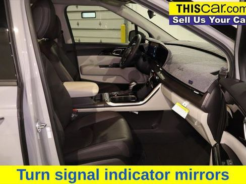 Used 2024 Kia Carnival SX image 22