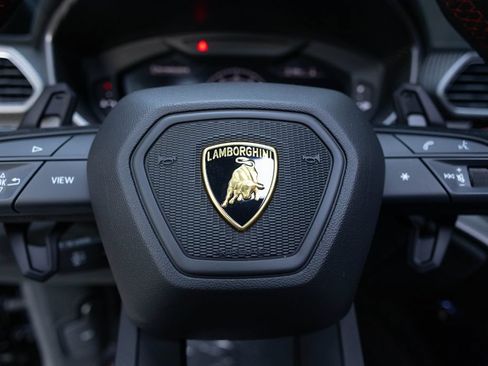 Used 2024 Lamborghini Urus Performante AWD/4WD image 34