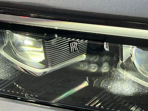 Used 2025 Rolls-Royce Cullinan Black Badge image 9