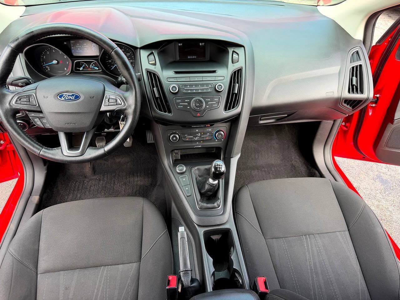 Used 2015 Ford Focus SE w/ SE Ecoboost Package FWD image 27