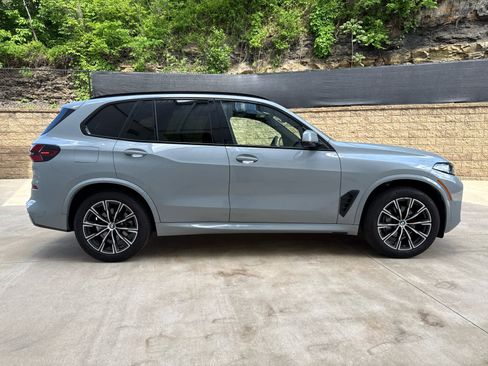 Certified 2024 BMW X5 xDrive40i w/ M Sport Package image 7