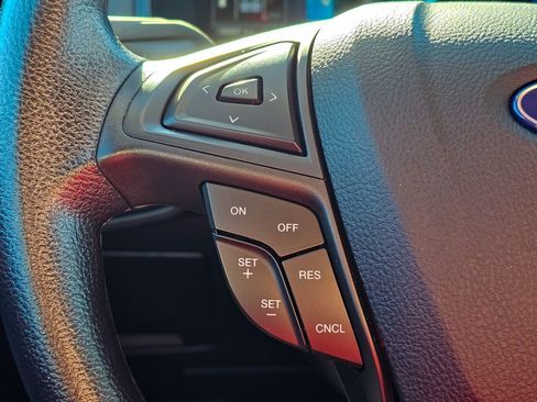 Used 2022 Ford Edge SE w/ Black Appearance Package image 18