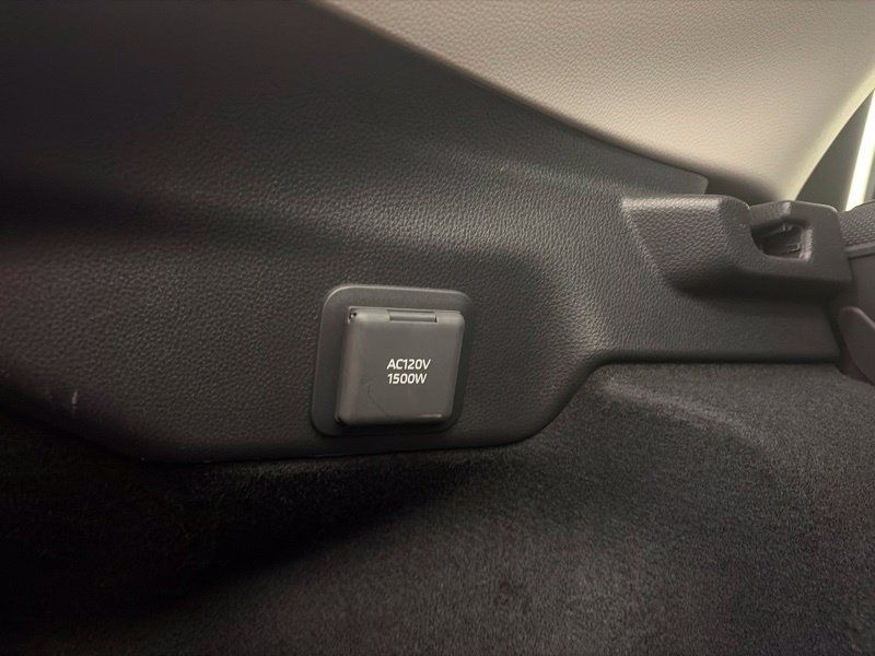 Used 2023 Toyota Prius Prime FWD image 10